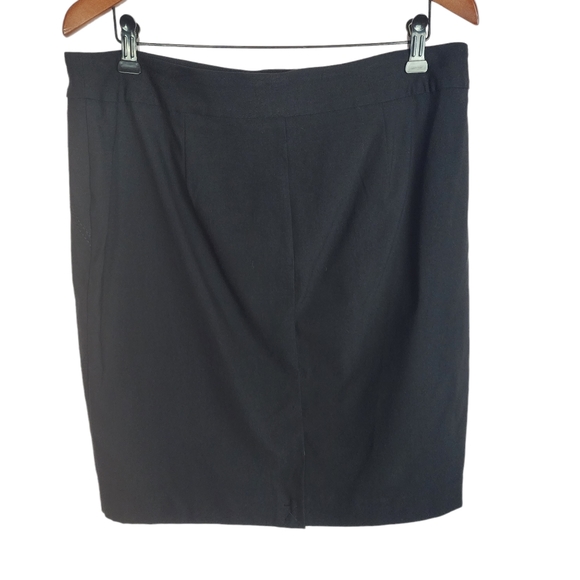Reitmans size 16 black miniskirt - Picture 2 of 5